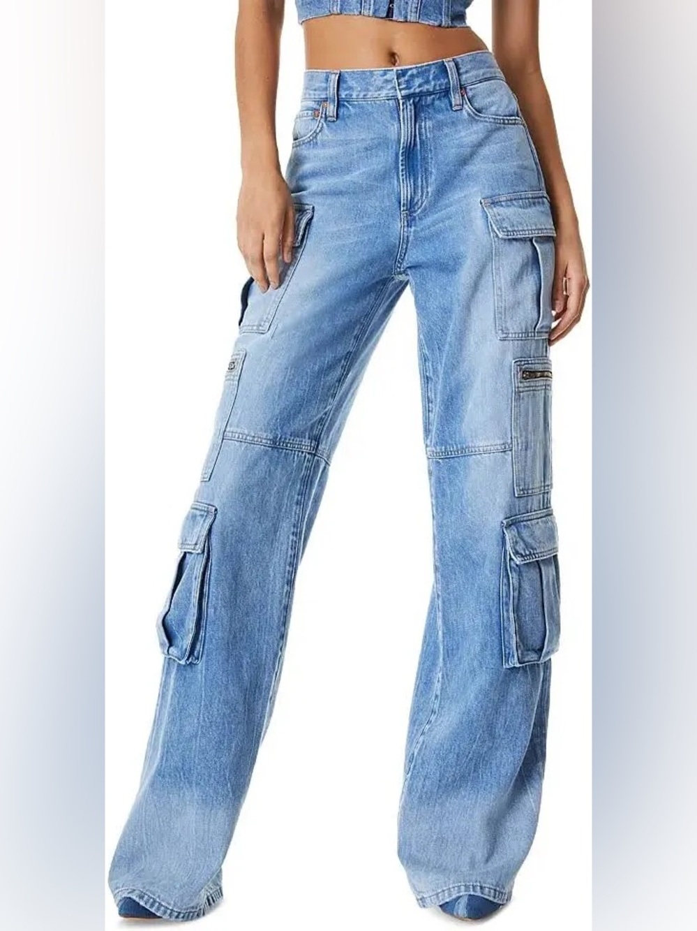 Alice + Olivia Cay Cargo Jeans in Brea Blue. Size 26